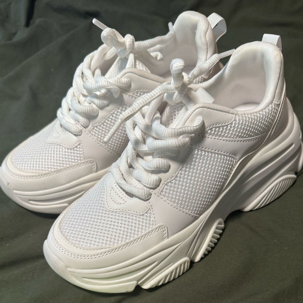 Wild Fable sneakers - size 8